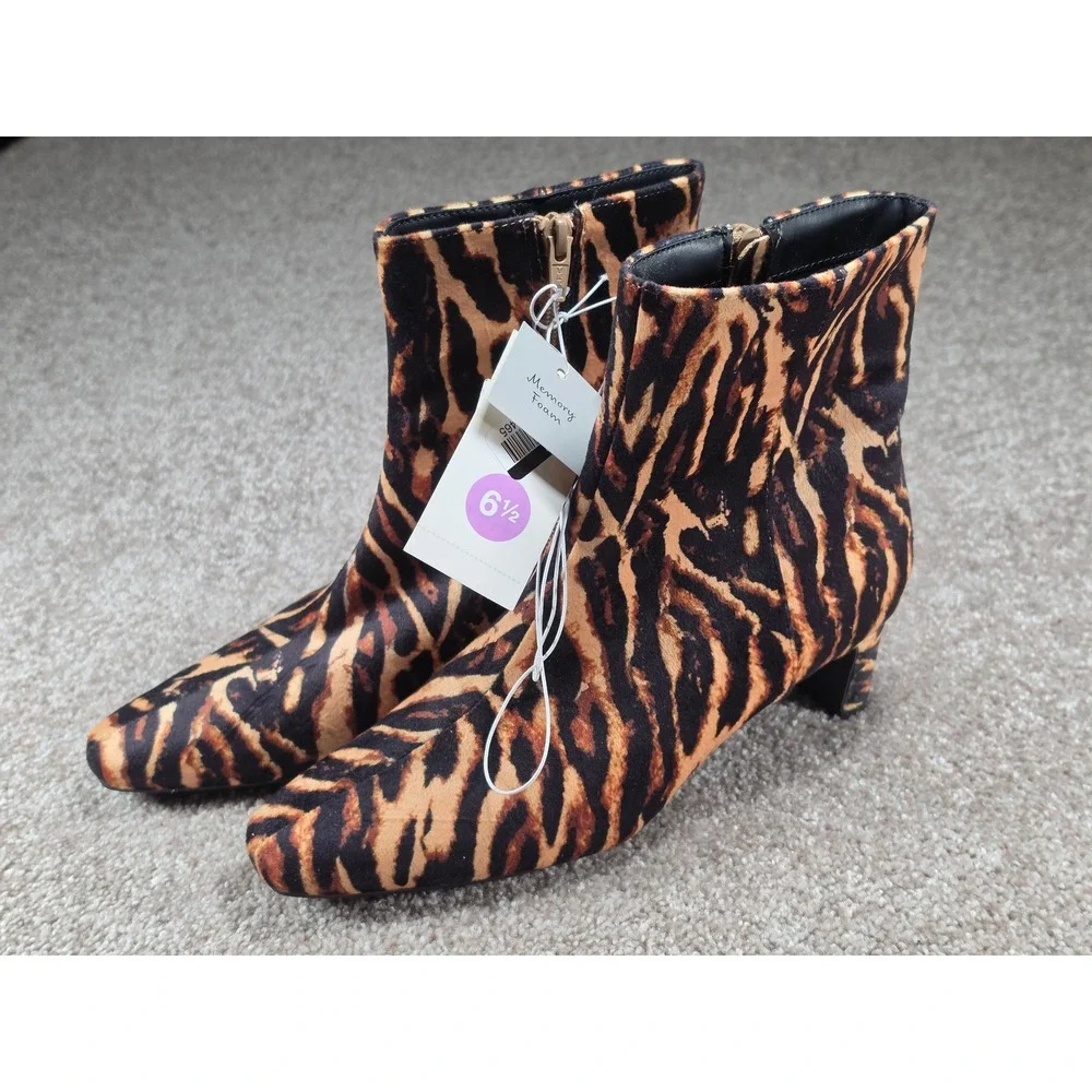 A New Day Tigris Tiger Print Ankle Boots Brown Black Square Toe Zip 6.5 NEW